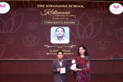 Grade 7 Students Vedanshi Tomar, Ilayna Khan, Tashfiya Hussain, Pari Navlani and Ananya Agrawal Receive the Kirtimaan Award for Academic Excellence - 1