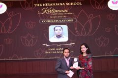 Grade 7 Students Vedanshi Tomar, Ilayna Khan, Tashfiya Hussain, Pari Navlani and Ananya Agrawal Receive the Kirtimaan Award for Academic Excellence - 3